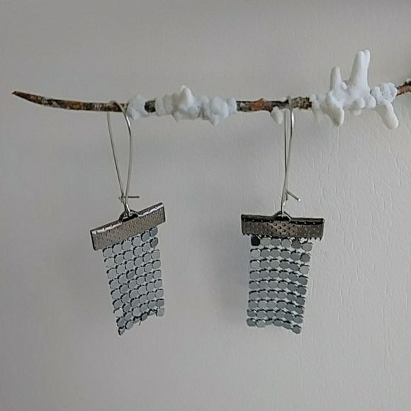 SOLD Light Gunmetal Minimalist Chainmail Earring - Picture 3 of 8